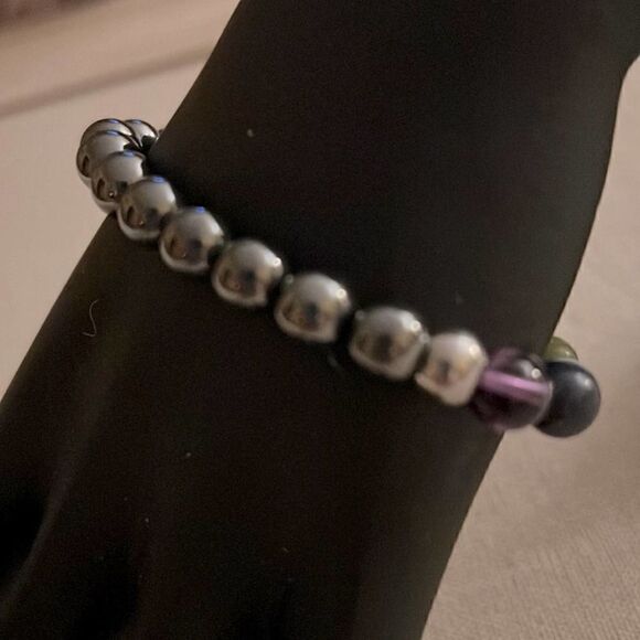 MAGNETIC THERAPY AND REIKI HEALING bracelet with 7 chakra beads - L- NWOT - Picture 2 of 3